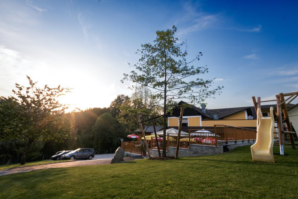 Gasthof-Pension Silvia Haibach ob der Donau Bagian luar foto