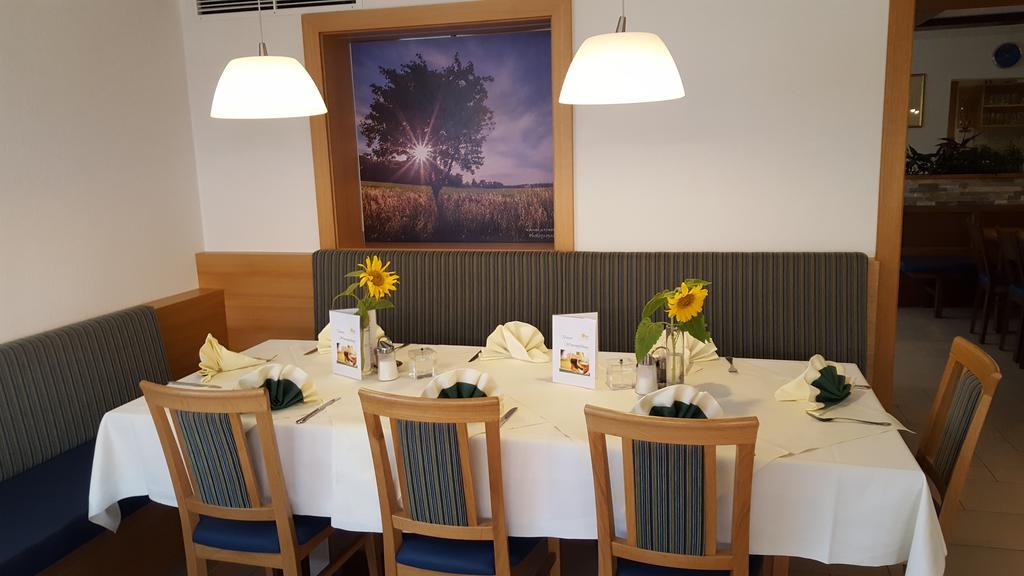 Gasthof-Pension Silvia Haibach ob der Donau Bagian luar foto