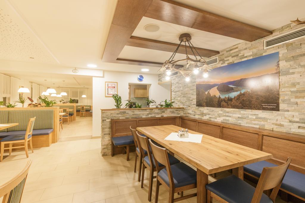 Gasthof-Pension Silvia Haibach ob der Donau Bagian luar foto