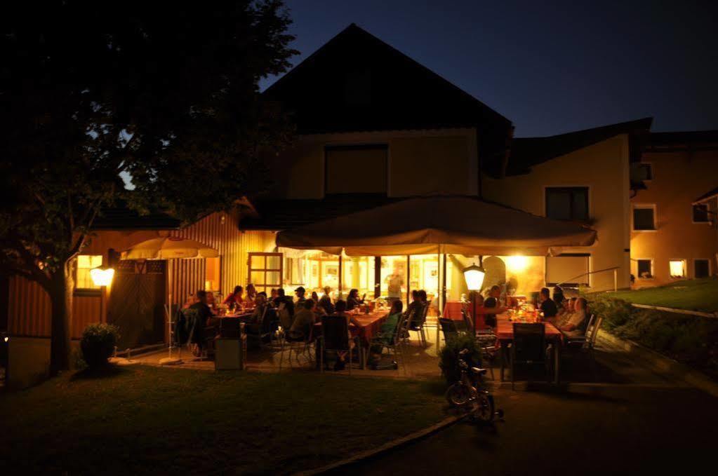 Gasthof-Pension Silvia Haibach ob der Donau Bagian luar foto