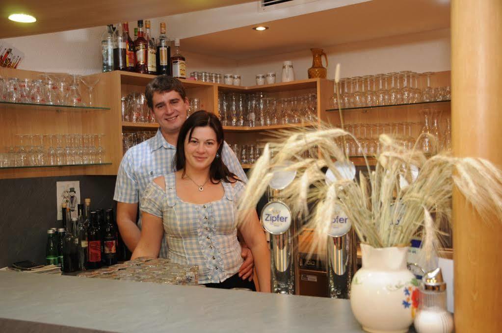 Gasthof-Pension Silvia Haibach ob der Donau Bagian luar foto